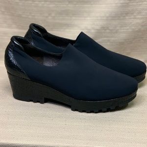 Donald J Pliner RAVE Slip On Fabric Croc Leather Platform Wedge Heel Shoe Sz 9.5